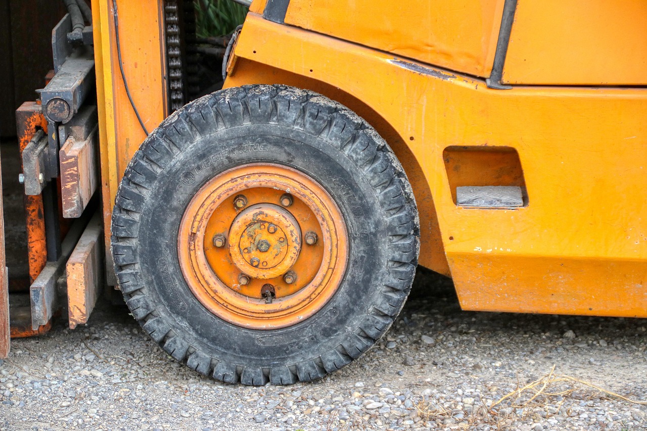 warehouse forklift logistics